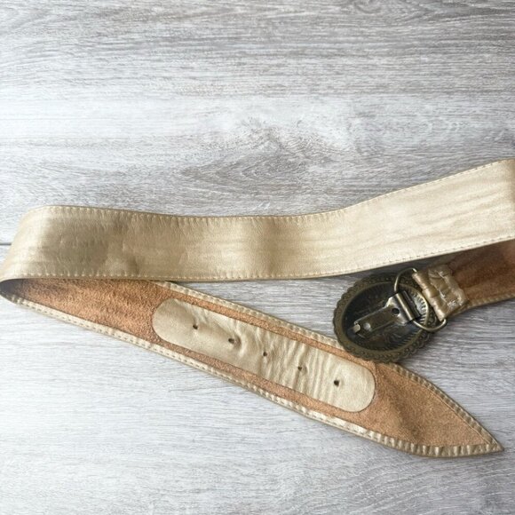 Vintage Sold Brass Concho Buckle Metallic Gold Western Style Leather Belt - Picture 5 of 11